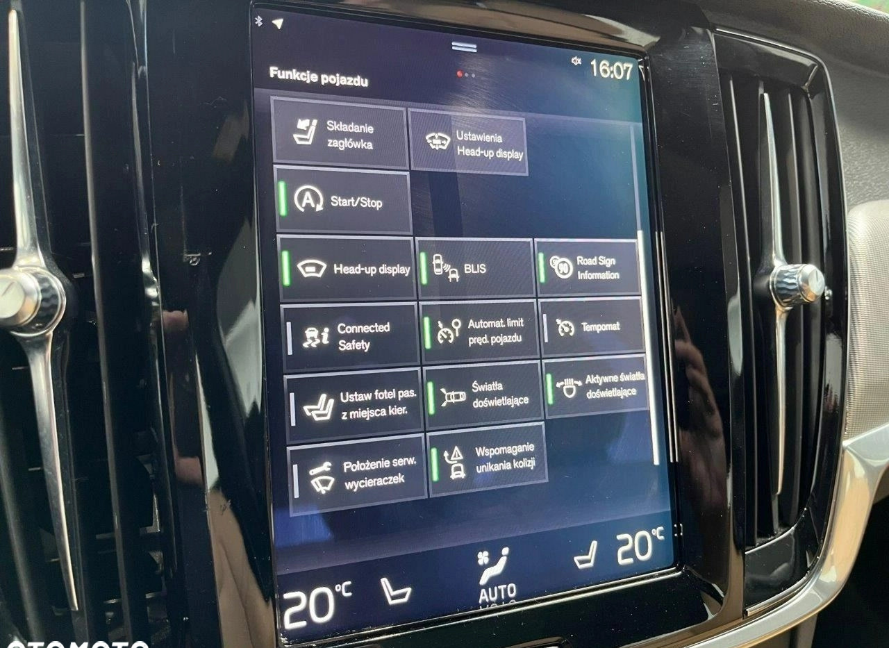 Volvo V90 cena 116900 przebieg: 106000, rok produkcji 2016 z Stronie Śląskie małe 466